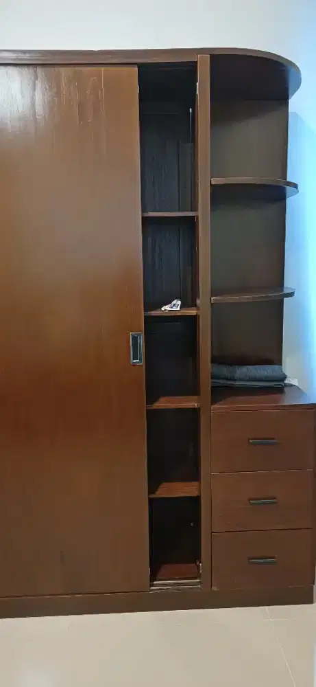 Lemari Sliding bahan Jati