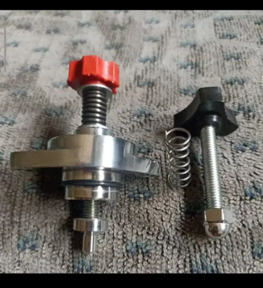 Idle manual ISC/IACV pengatur langsam Benelli 200 efi, Hitam