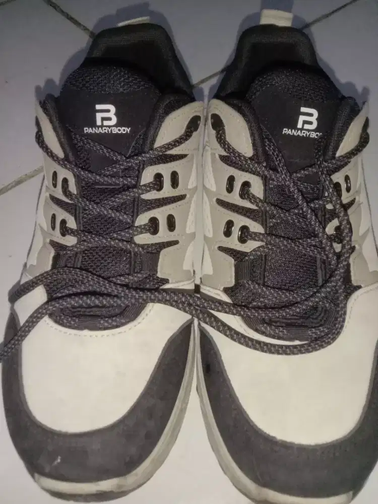 Sepatu PANARYBODY (26.5)
