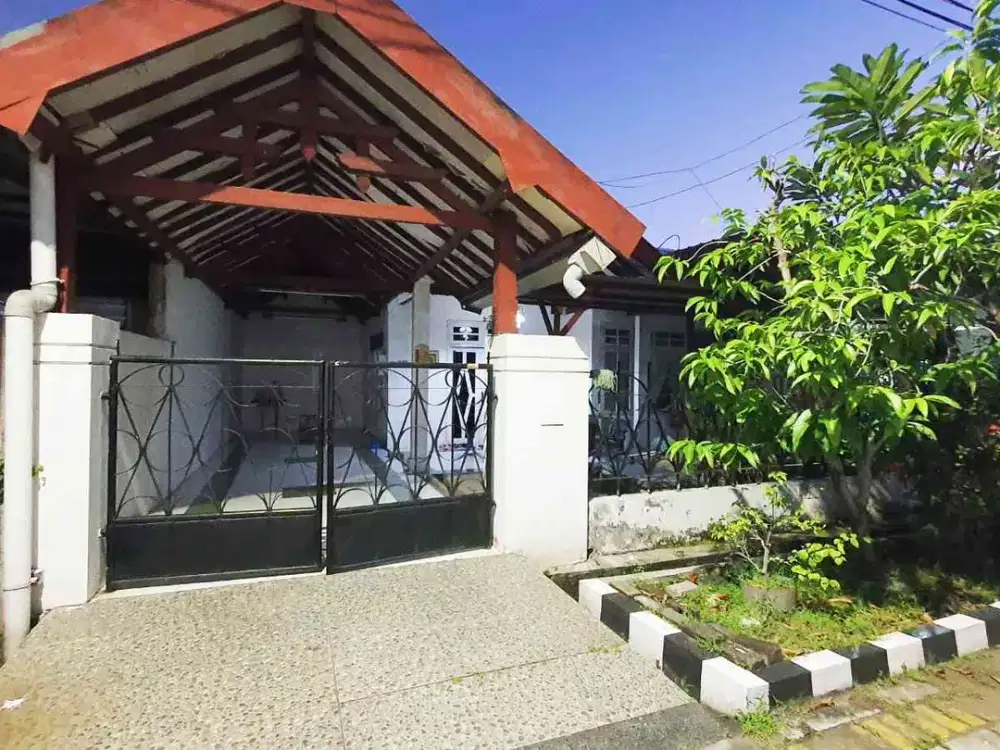 Rumah Terawat Tenggilis Timur