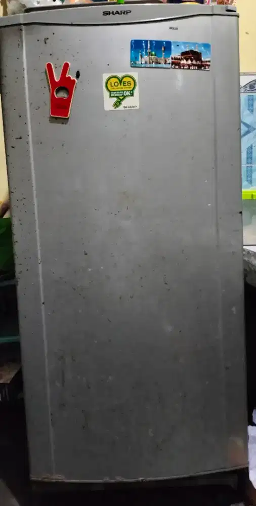 Lemari Es merk Sharp