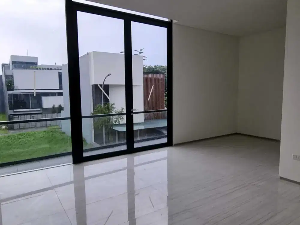 Dijual Rumah Baru Gress Dian Istana 2LT 3KT LB146m Dekat Pakuwon Mall Surabaya Barat