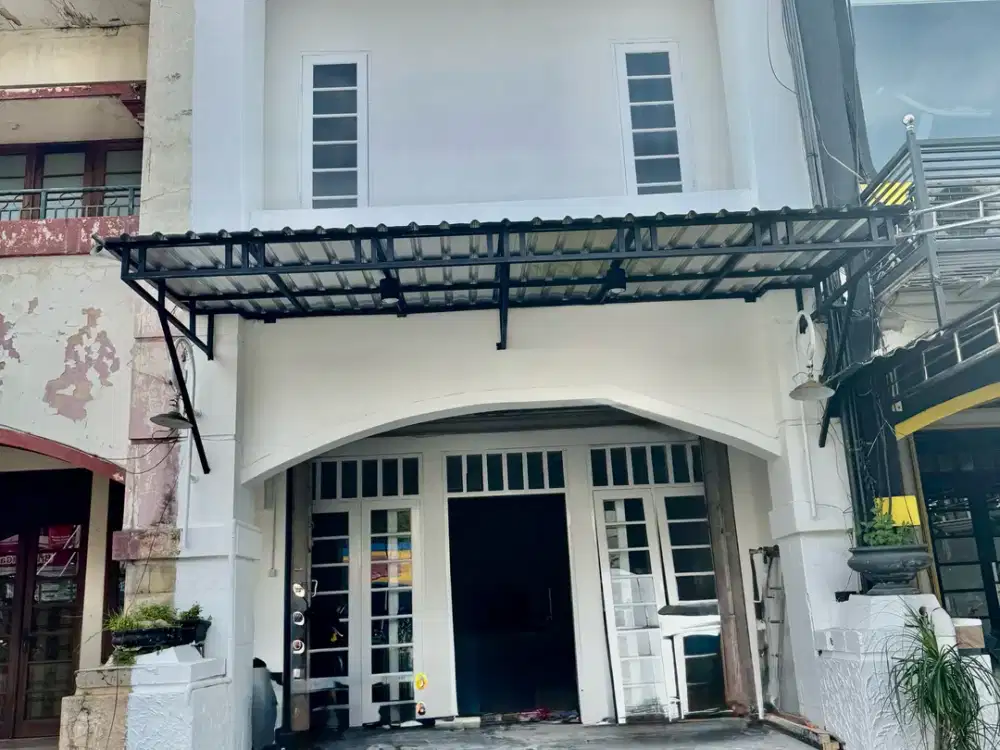 DISEWAKAN RUKO INTERNATIONAL VILLAGE 2.5 LANTAI KOSONGAN DEKAT GWALK CITRALAND