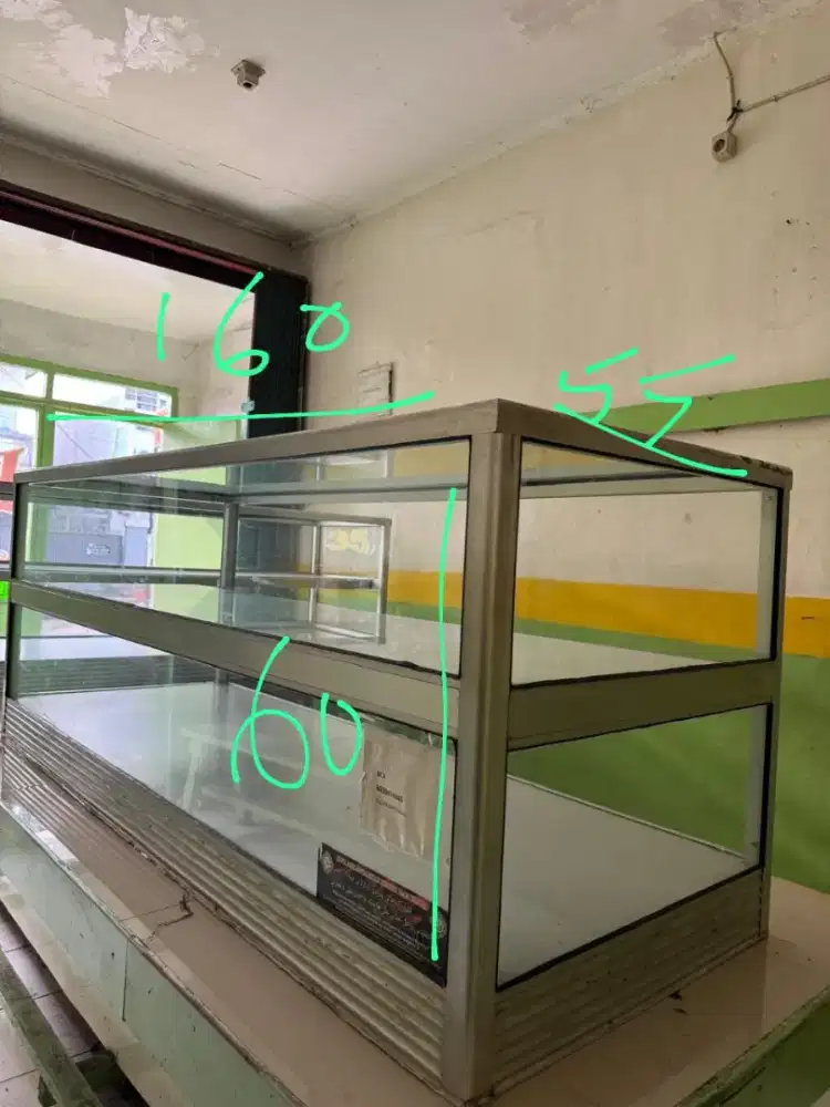 Etalase bekas warteg