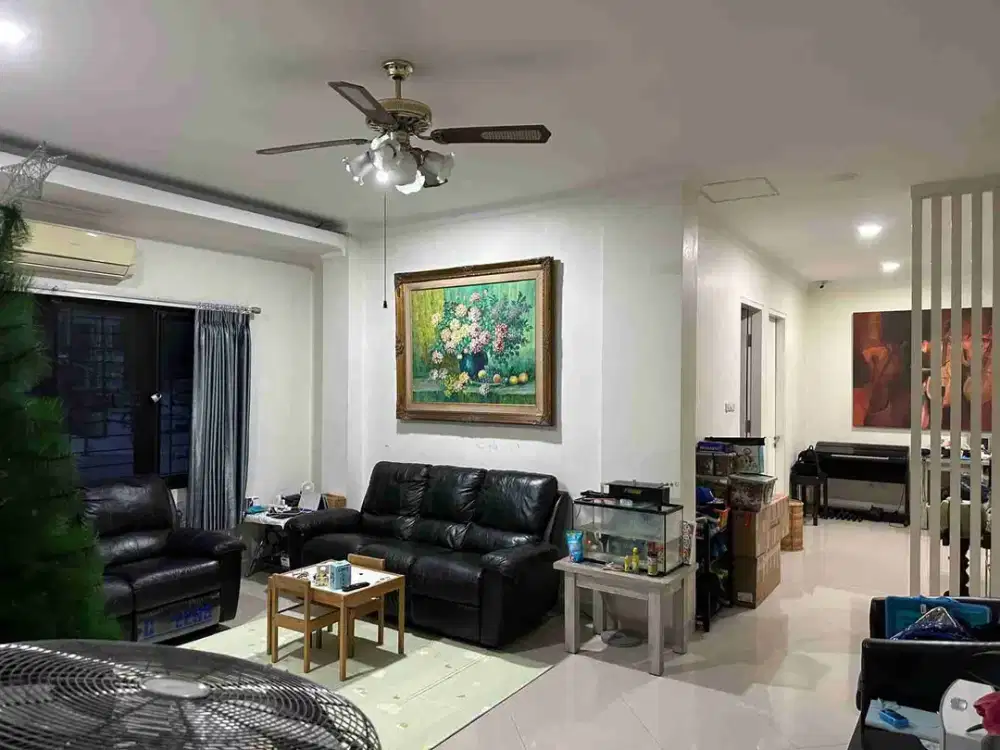 Rumah + tempat usaha di pinggir jalan Gunung Sari