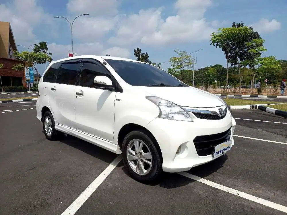TOYOTA AVANZA VELOZ 1.5 AT 2012