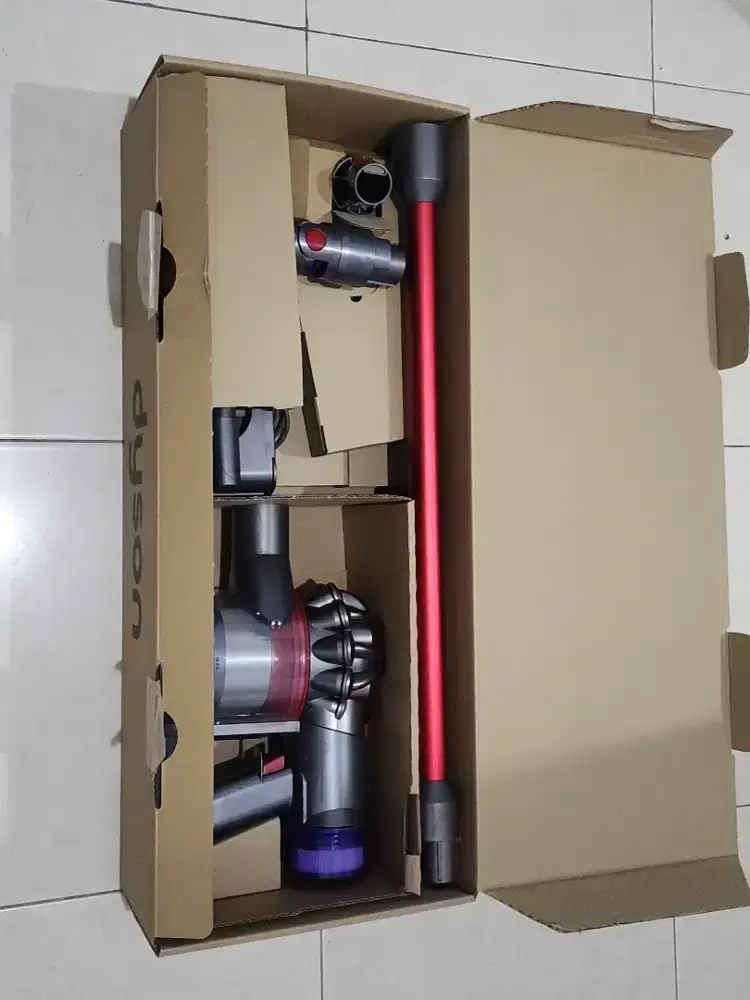 Dyson V8 Slim Vacuum Cleaner
