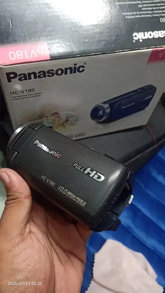 Handycam panasonic hc v180