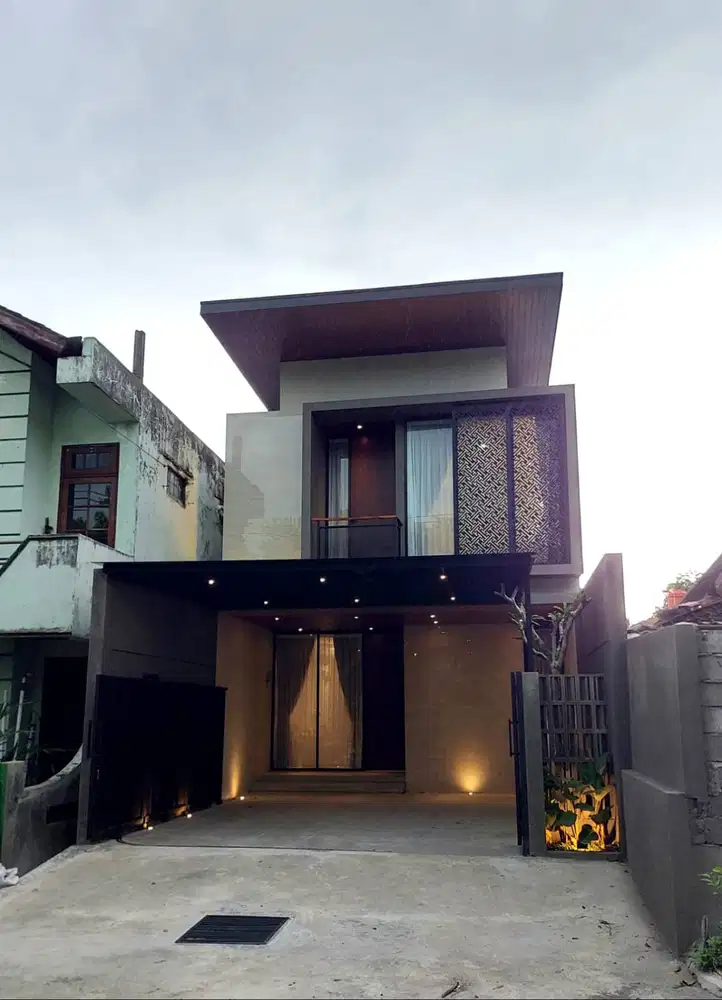 Rumah Bonus Furniture Tepi Jalan Lebar di Wedomartani