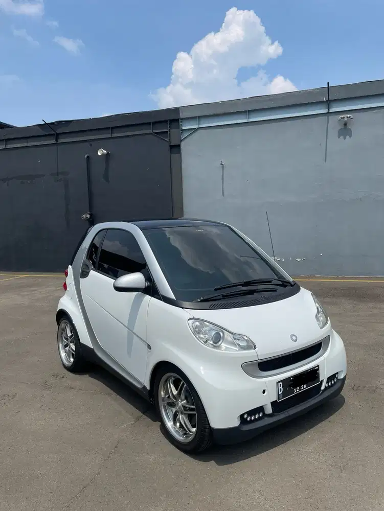 Smart brabus 2011 putih