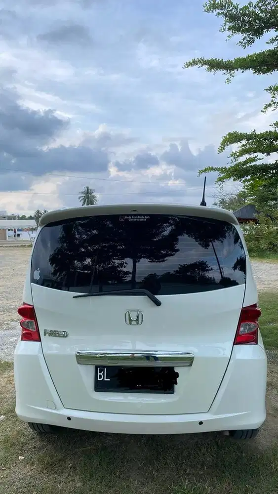 DIJUAL HONDA FREED PSD AT 2010