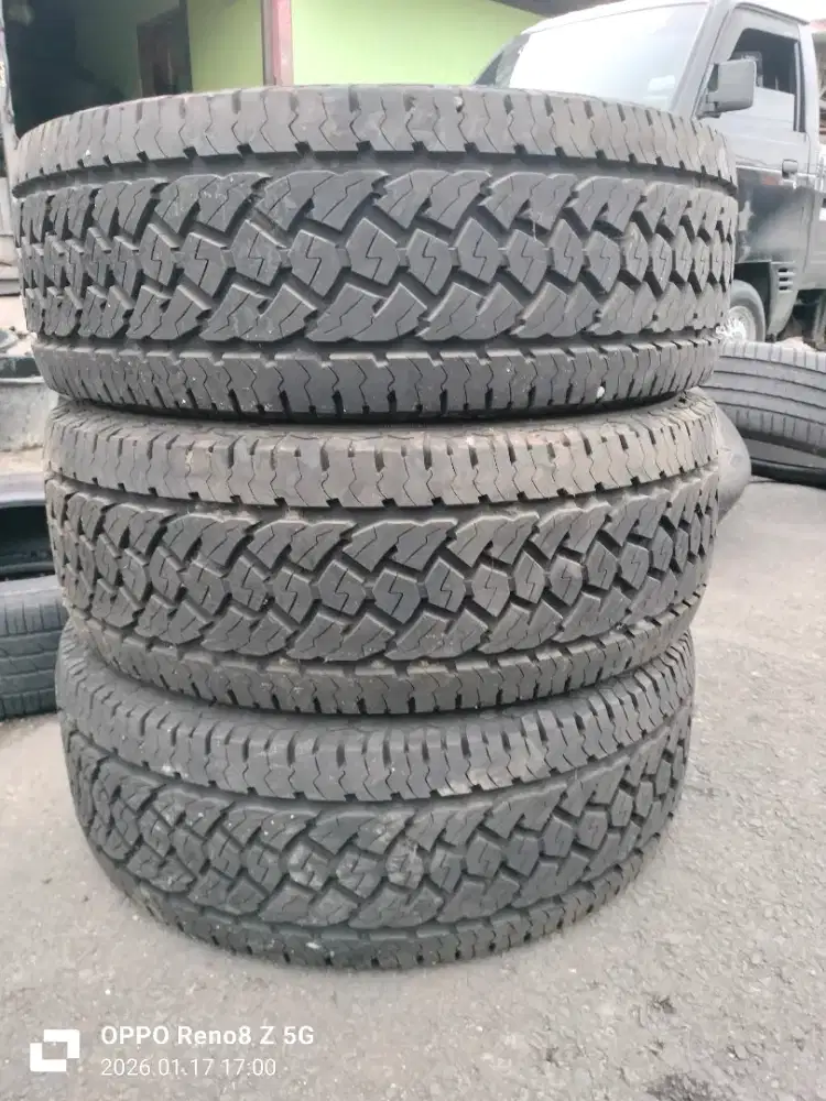 Jual ban mrek Goodyear wrangler ukuran 265 65 R17 kond 98% 3pcs