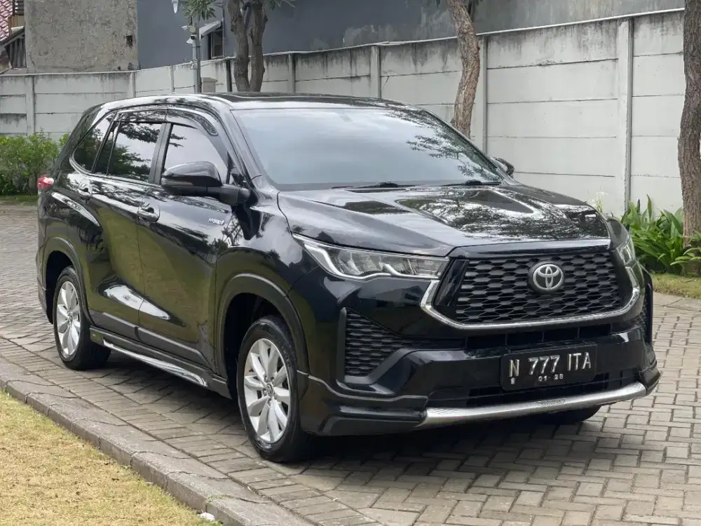 Innova zenix V hybrid modelista