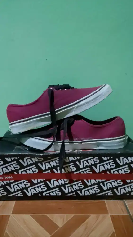 Vans authentic size 42