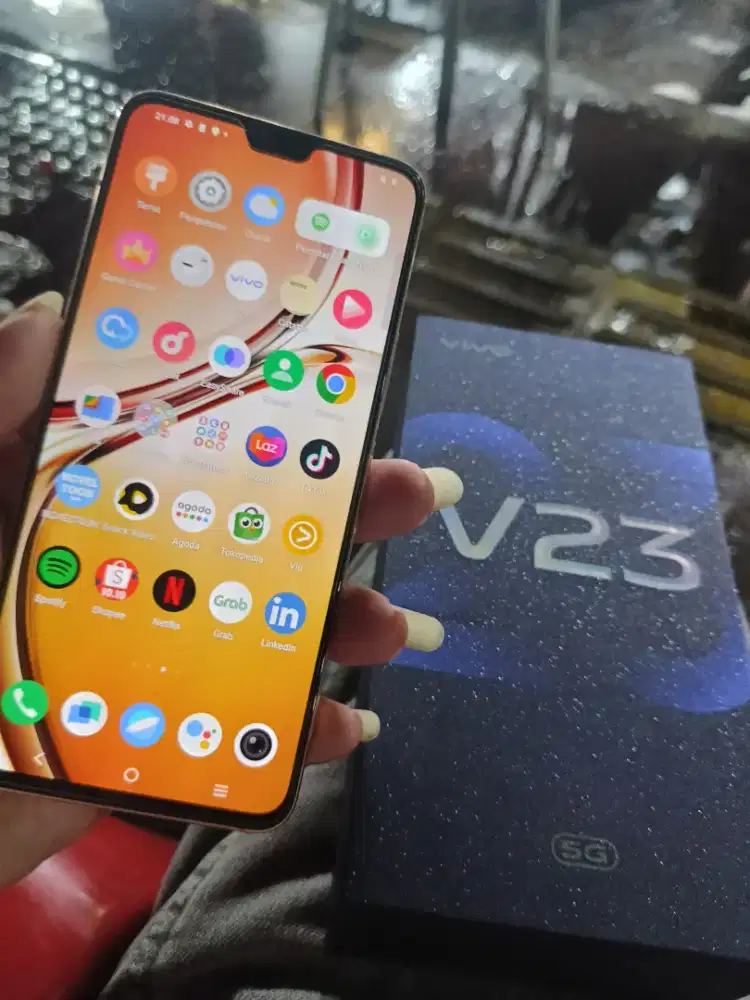 Vivo V23 5G like new