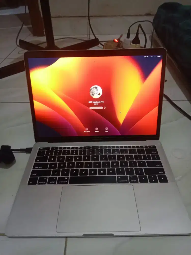Macbook Pro 2017 8/256GB