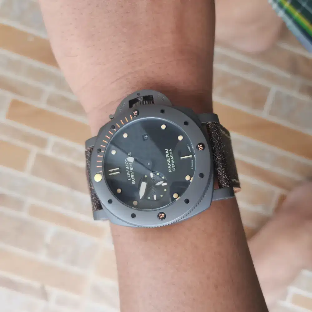 1071. JAM TANGAN P4N3R41 CERAMICA WARNA HITAM DOOF  RELOVED