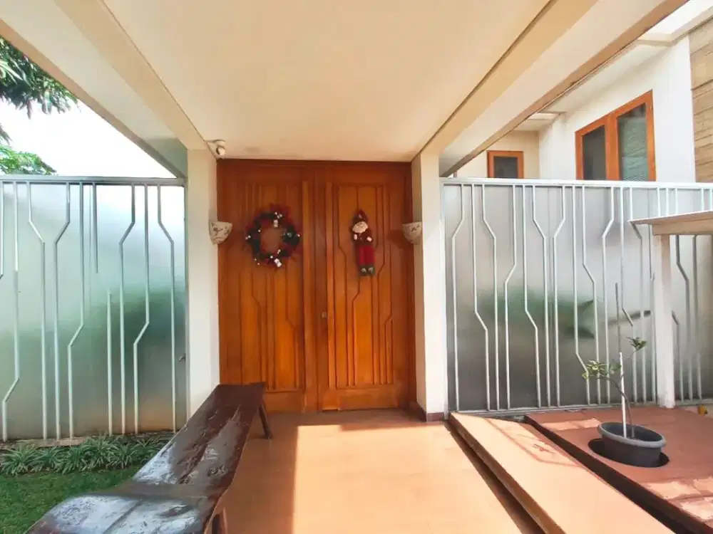 DIJUAL RUMAH CANTIK - NUSA LOKA - SEMI FURNISH