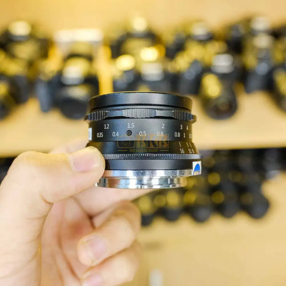 Lensa 7Artisans 35mm 1.2 For Sony Fullset Mulus