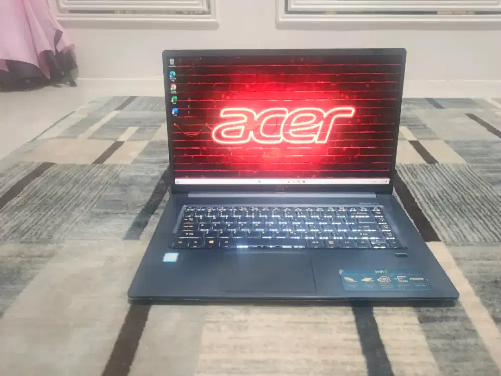 Acer Swift 5 Core i5 Gen 8 Ram 16Gb SSD NVME 512GB Touchscreen
