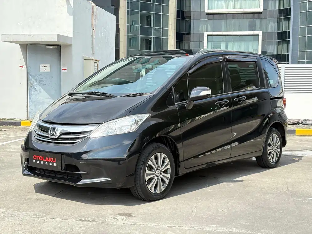 FOR SALE!! HONDA FREED E 2013 (PSD)