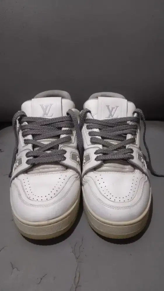 Sepatu Louis Vuitton Trainer Sneaker