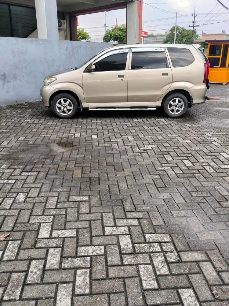 Daihatsu Xenia 2004 Bensin