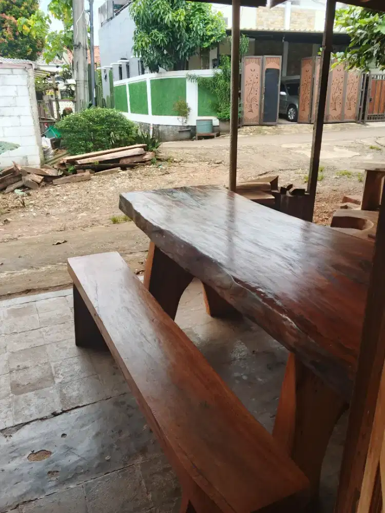 Meja makan antik teras mahoni