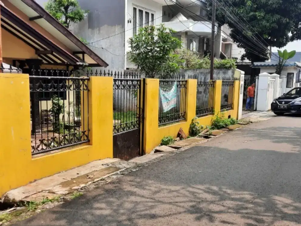 Rumah lama sgt strategis di JatiPadang Pasar Minggu Ls.430mtr hrg 4,5m