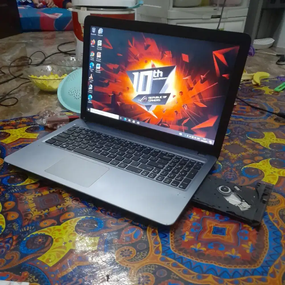 Jual Laptop buat kerja sekolah Game dll