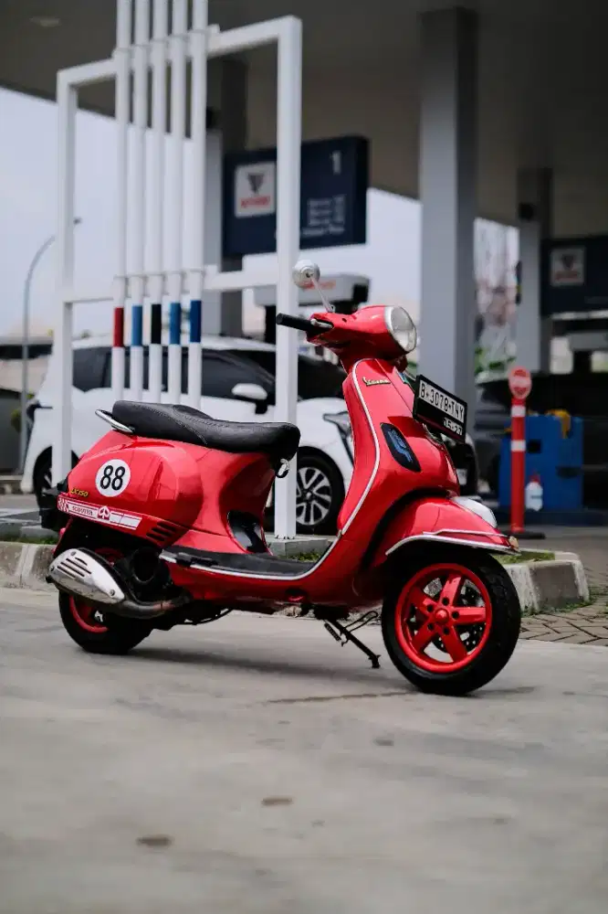 PIAGGIO VESPA MATIC LX 150 2V INJEKSI 2012
