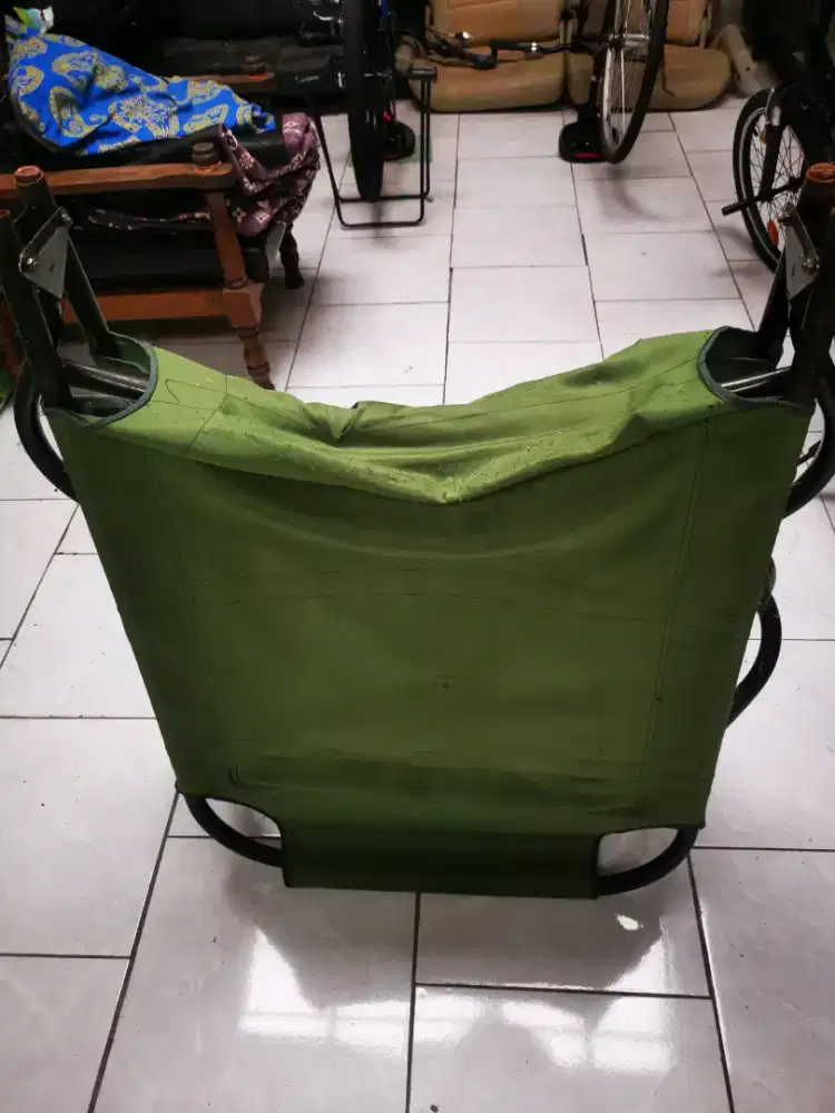 Tempat tidur barak tentara velbed