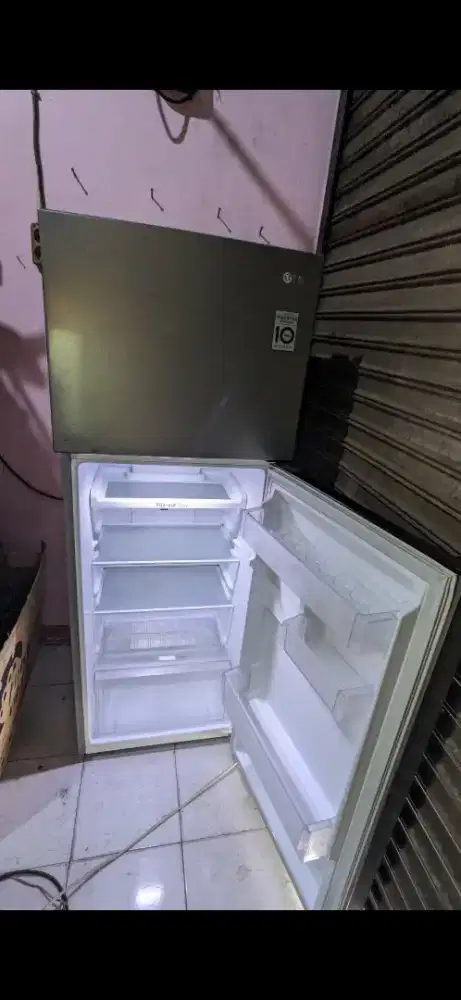 Jual kulkas 2 pintu normal no kendala merk LG INVERTER