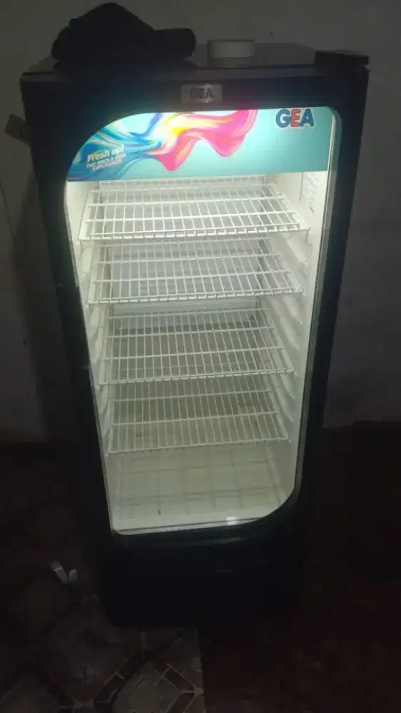 Jual bu kulkas pendingin minuman ukuran 4 rak tanggung merk GEA