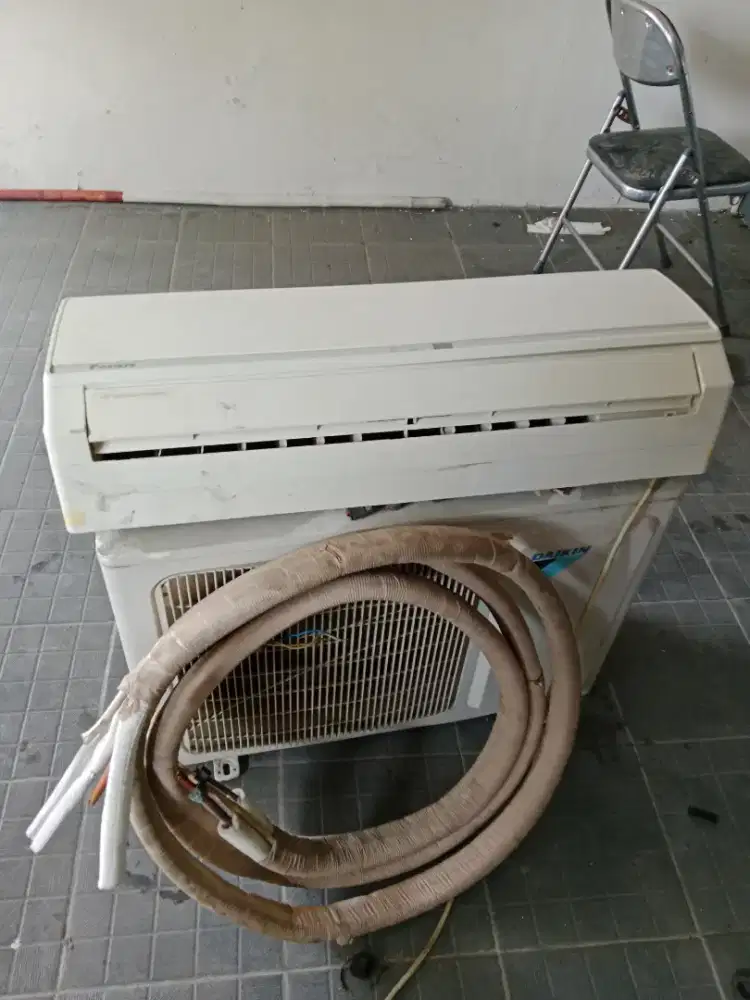 Menerima jual beli AC bekas satuan/borongan