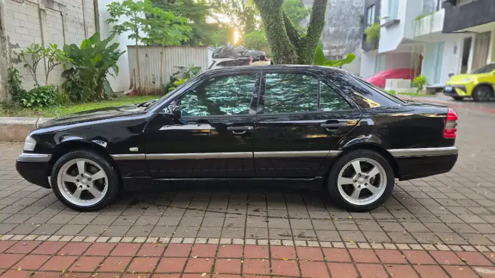 MERCEDES BENZ C180 1994 AT