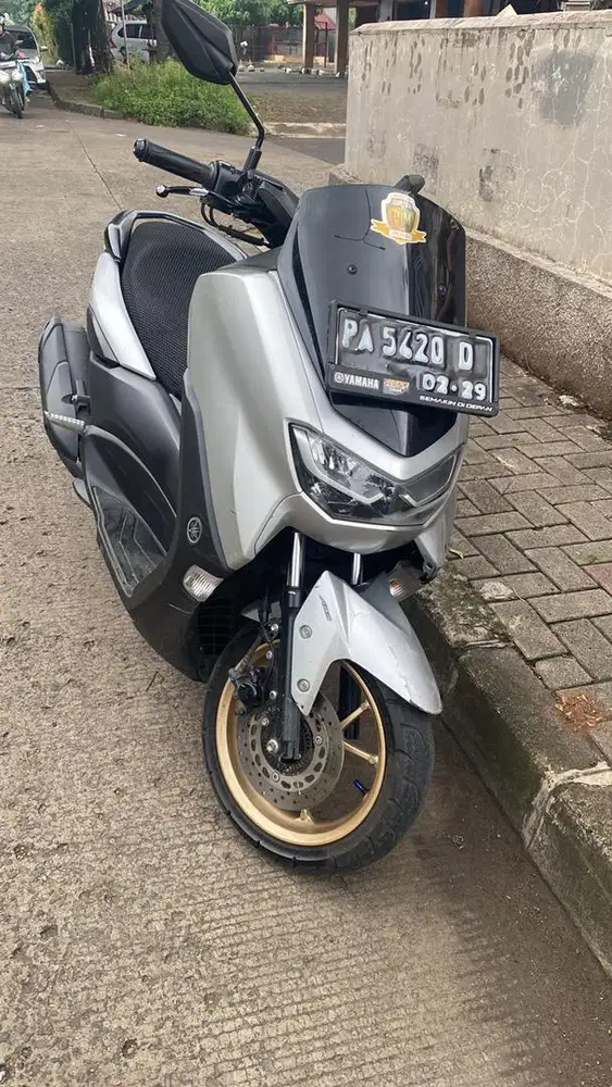 Di jual motor bekas NMAX 2023