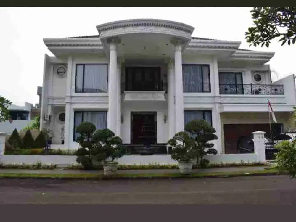 JUALRUMAH MEWAH SIAP HUNI  - GOLF BSD CITY