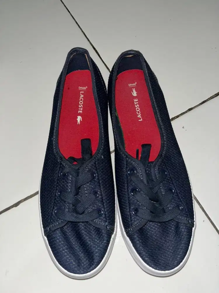 Sepatu Wanita Lacoste