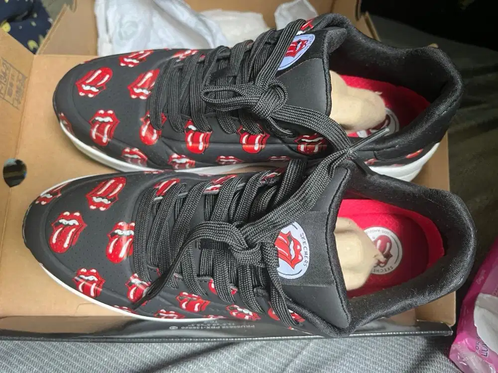 SEPATU SKECHERS THE ROLLING STONES (LIMITED EDITION)