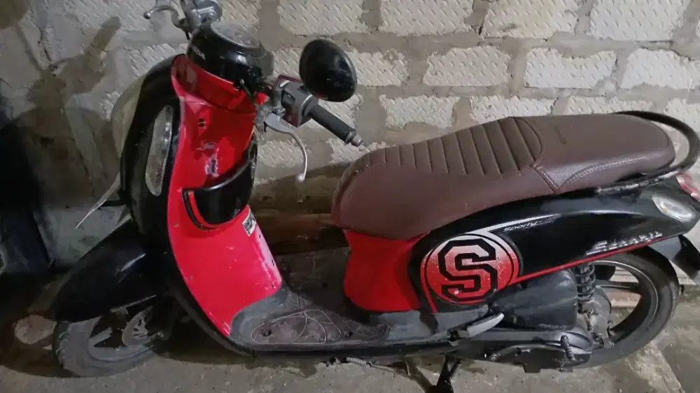 HONDA SCOOPY HITAM