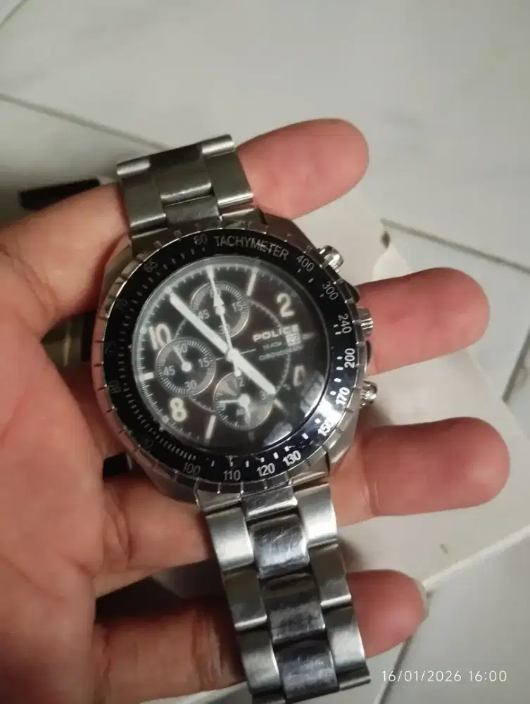 Jam tangan police
