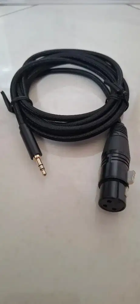 Kabel audio 3,5mm male ke xlr female Ugreen