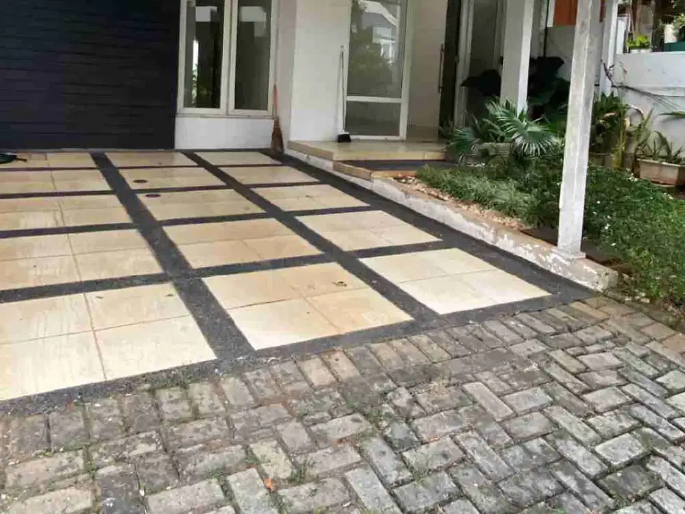 Rumah Siap Huni dgn Akses Parkir Luas di Citra Gran Cibubur