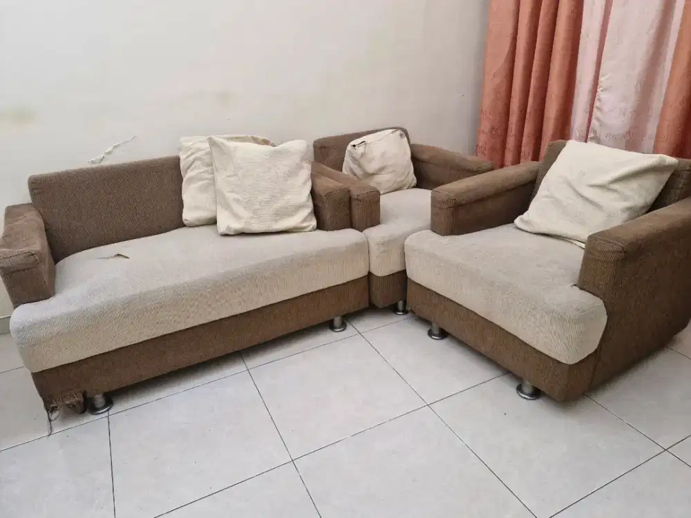 Sofa cream dan coklat