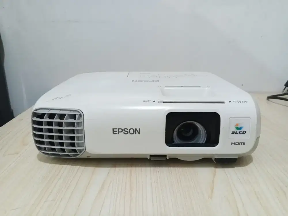 Proyektor epson eb 965h HDMI