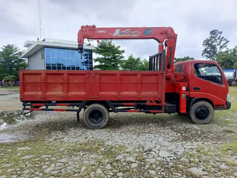 Truck Crane 5 ton UNIC