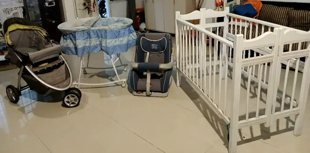 Perlengkapan bayi stroller + carseat + box bayi