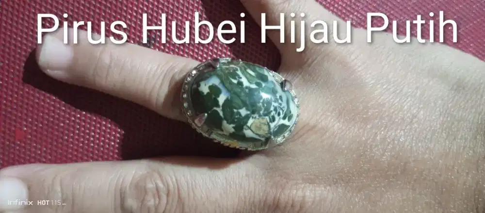 Batu Pirus Hubei Hijau langka