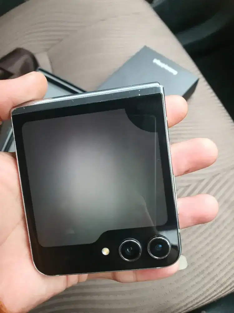 Samsung Z Flip 5 Minus Ringan